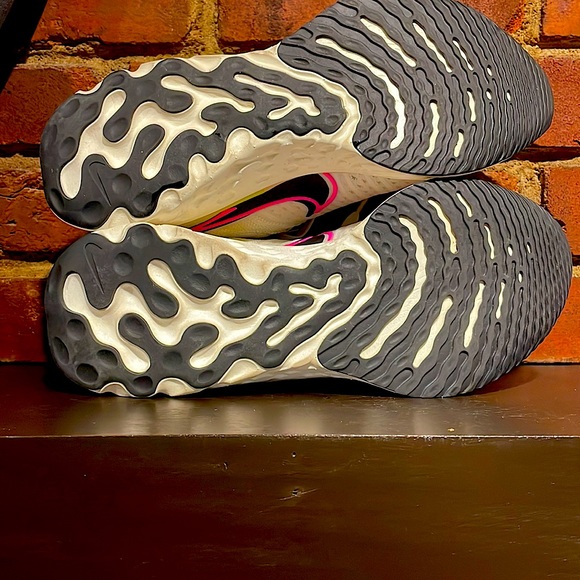 Nike React Infinity Run Flyknit - Picture 7 of 7
